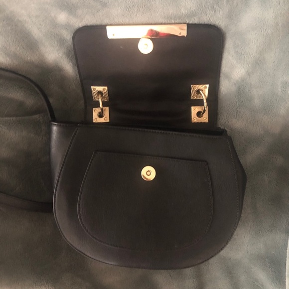 Mossimo Black and gold purse from target! - Picture 4 of 4